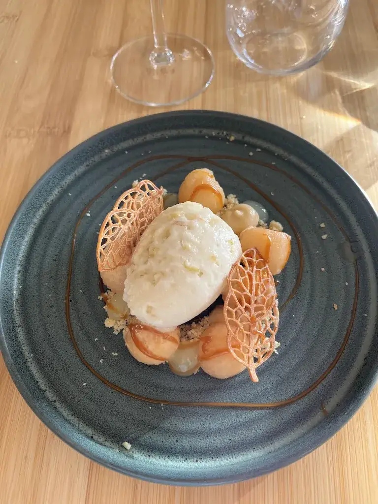 Laure Leverrier_L'Auberge de la Vallée - Restaurant - Table Gastronomique par Allan VASSOR & Ludivine DECORDE_Risle_review