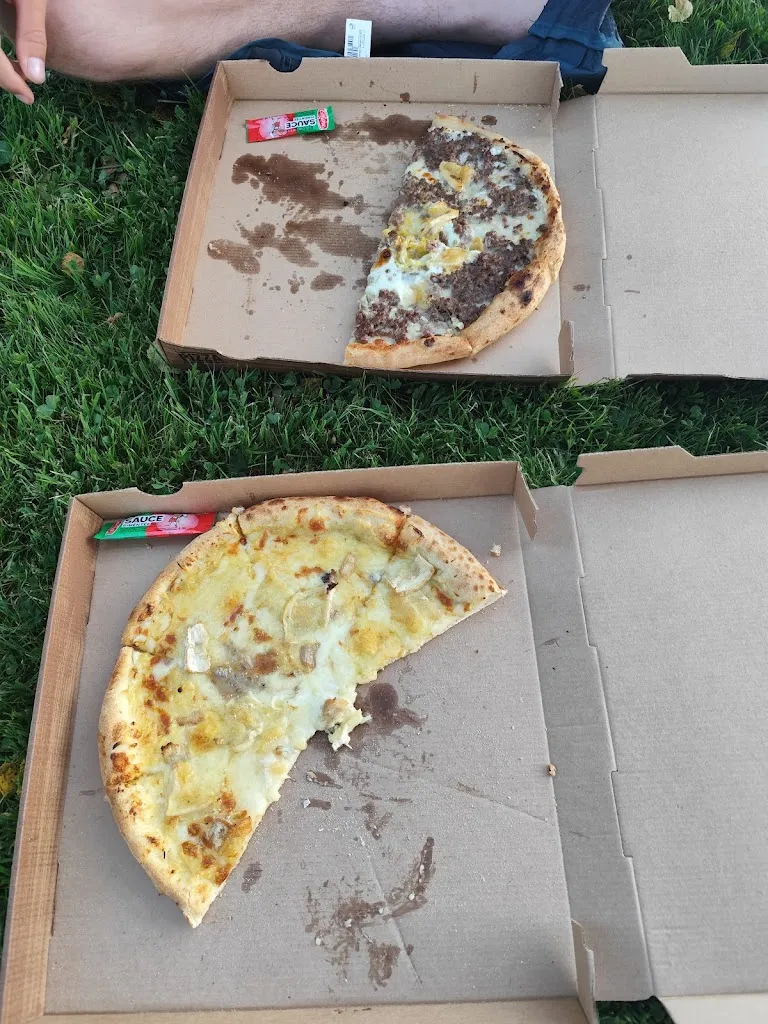 Cerise Coquin_LA TOUR DE PIZZ’ BUCHY_Buchy_review