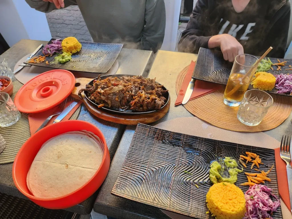 Jonathan Whalley_Les tontons râleurs/les tontons écailles_Cabourg_review