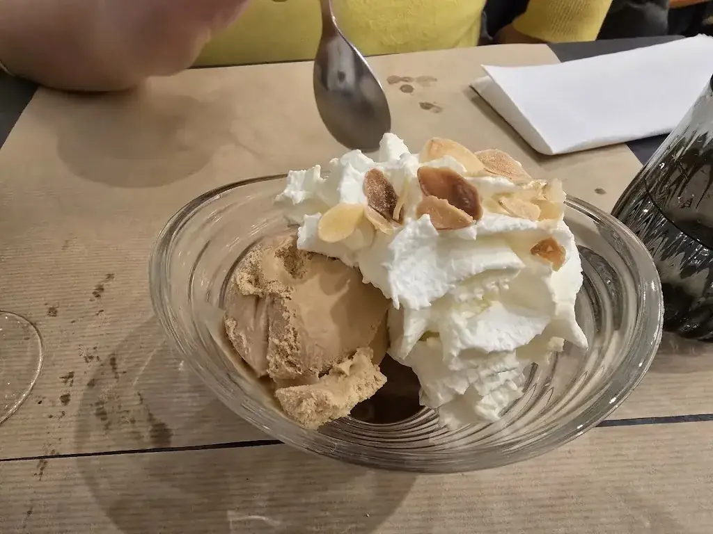 luciole tan_L'Amphore_Évian-les-Bains_review