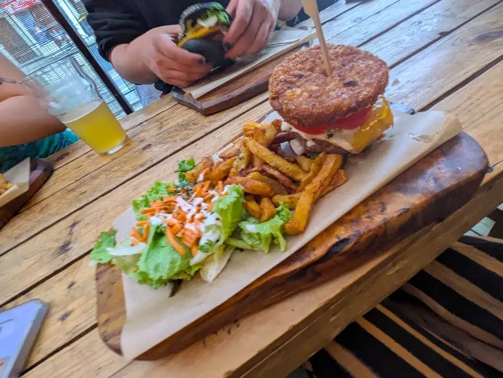 Iyesha O'Donnell-Brown_Moon & Sons_Caen_review