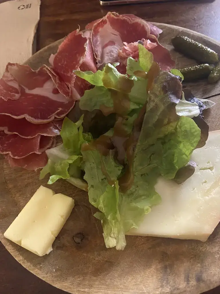 Bryan Hong_Mooky's_Caen_review