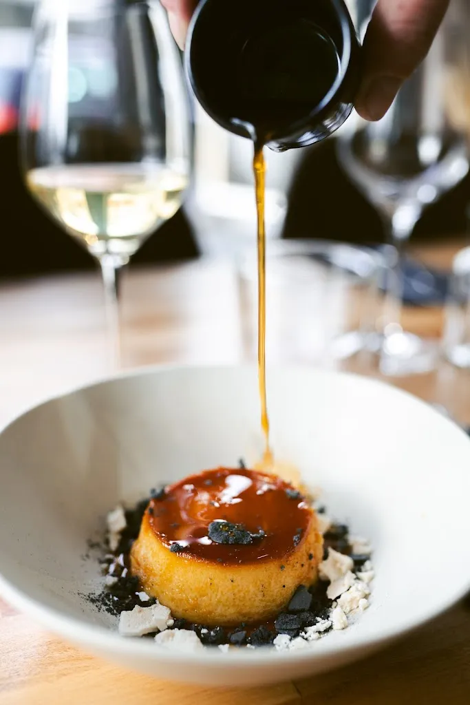 Amalia_Caen_slider_image_3