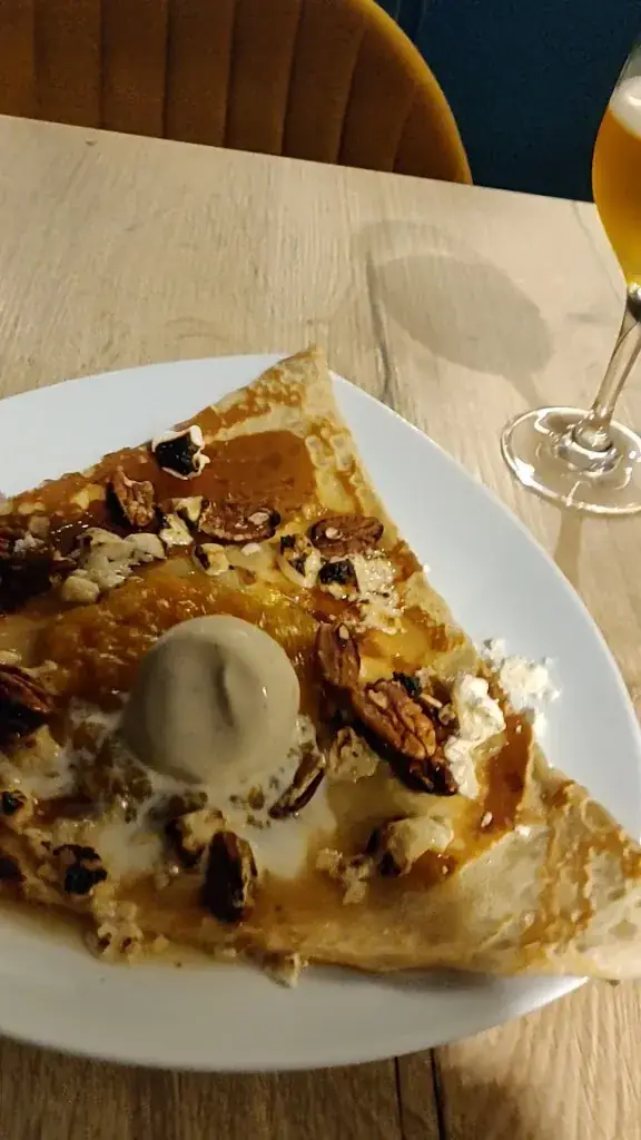 Sacrée Mathilde_Caen_slider_image_2