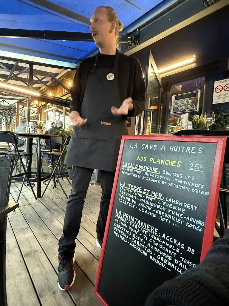 Thomas Soliz_La Cave à Huitres  - ACSEA_Caen_review