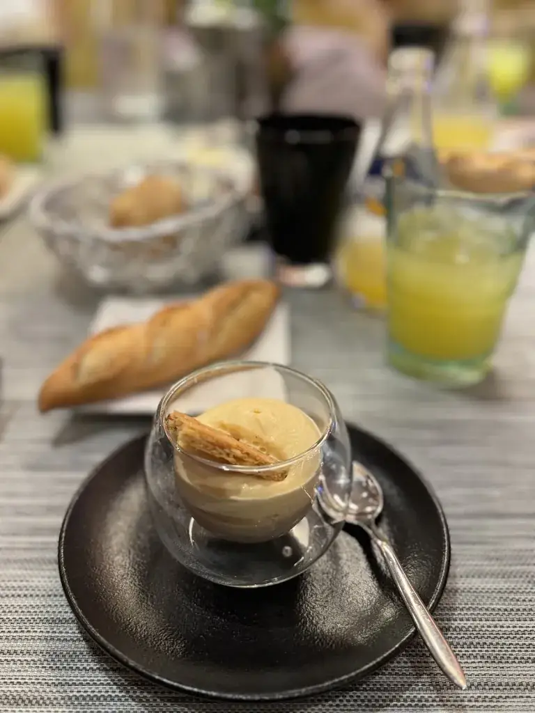 Mylinh Luong_Le Baccara - Casino d'Evian_Évian-les-Bains_review