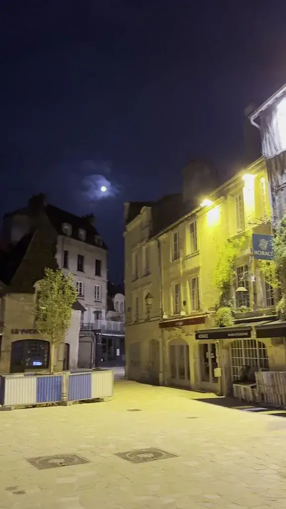 Horace _Caen_slider_image_2