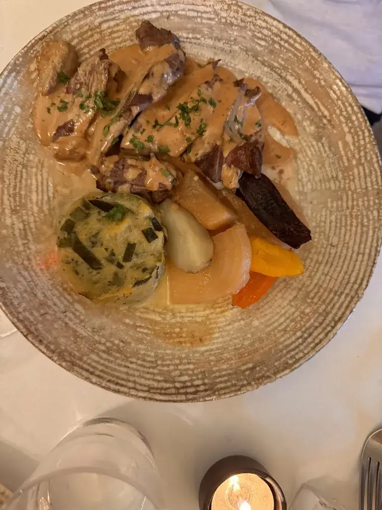 harriet miller_La Casinière_Caen_review