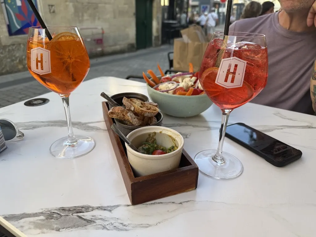 Debbie Albers_L'Hydropathe_Caen_review