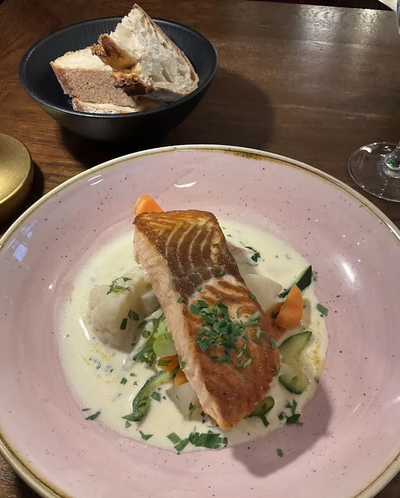 Jenny Spence_Bouillon Caponière_Caen_review