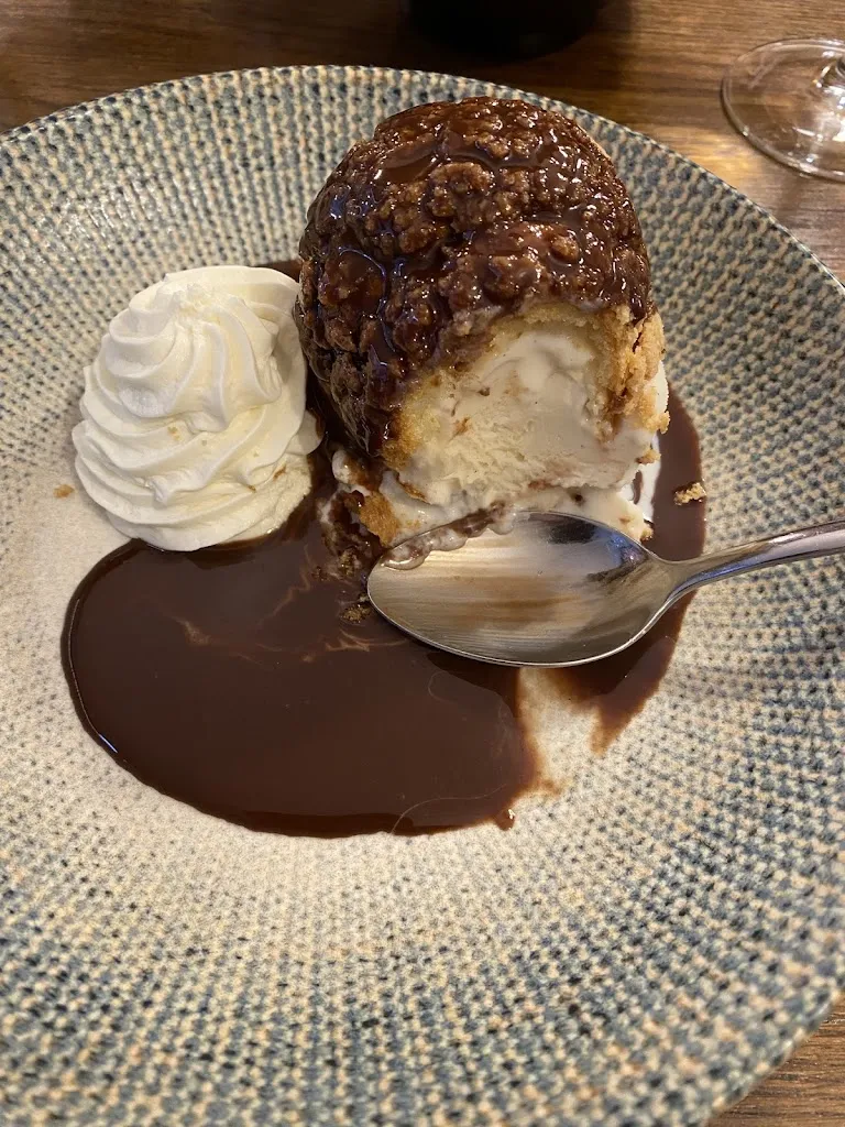 Angela Smeeth_Bouillon Caponière_Caen_review