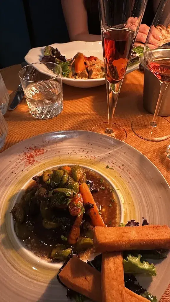 Sabina Askarbekova_Apopino_Nice_review