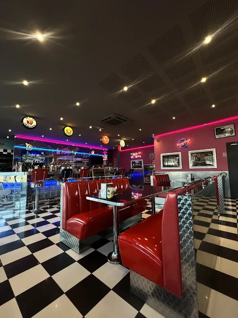 Viktor Löndahl_Memphis - Restaurant Diner_Mondeville_review