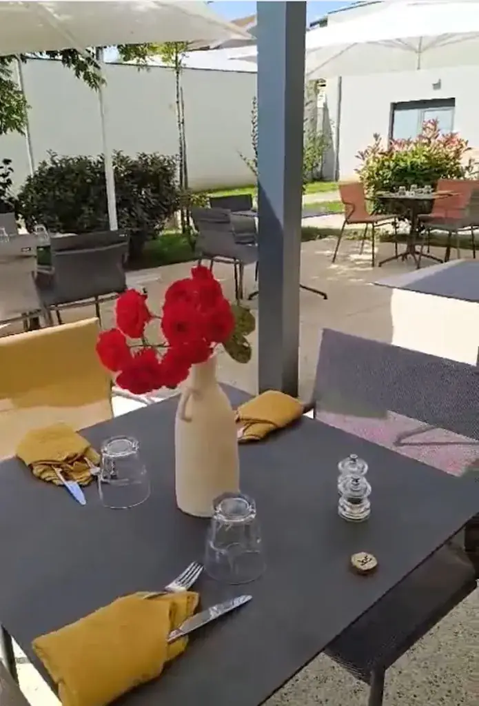 Au Petit Comptoir restaurant in Anneyron