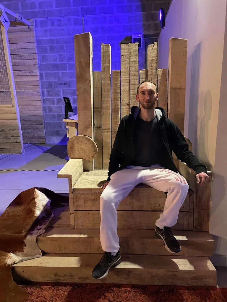 Thomas JOLY_L'hache Prise Caen | bar | lancer de hache_Mondeville_review