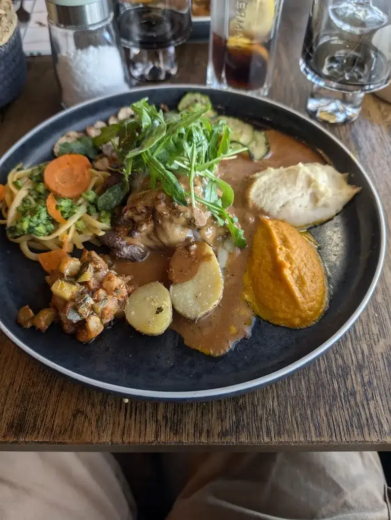 John Kirkland_chez laurette ..._Veulettes-sur-Mer_review