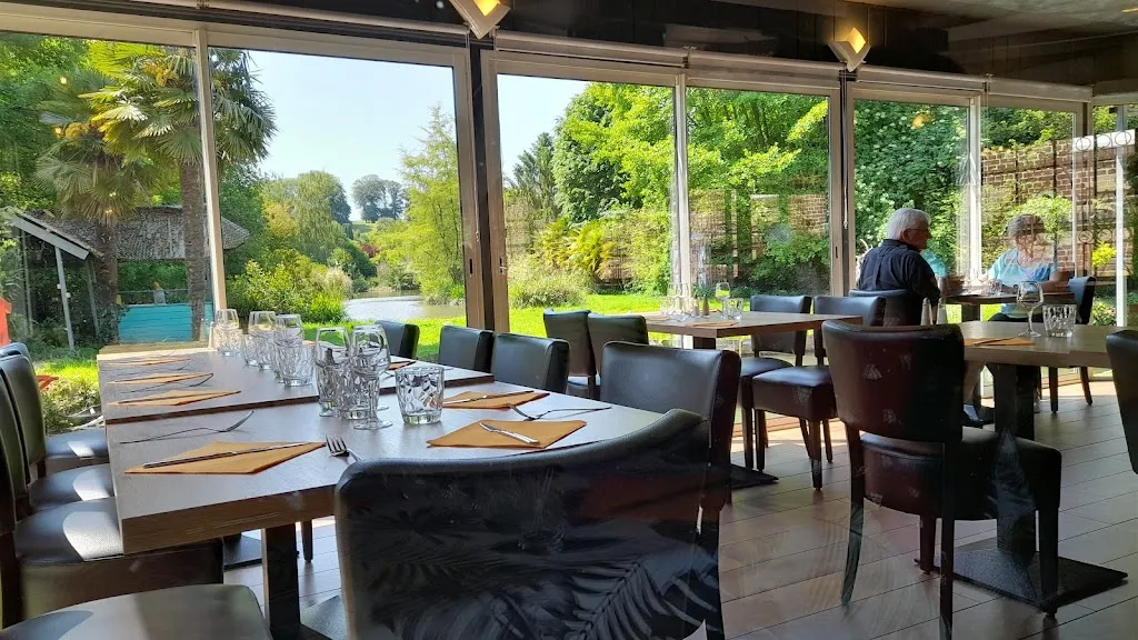 Le Champêtre par EDDIE restaurant in Hanouard