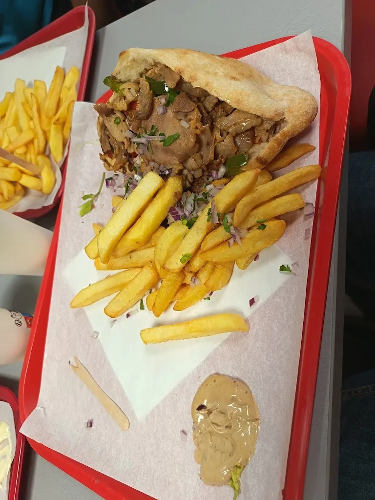 Maxime Peltier_Bouche Kebab_Cany-Barville_recensione