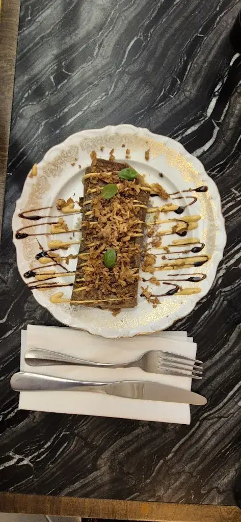 Luiz Fernando Sardelli_Crêperie Pédalo_Évian-les-Bains_recensione