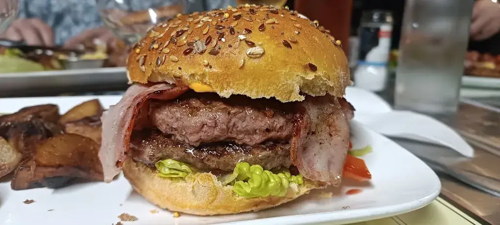 Amaury N_L'Italien_Carpiquet_review