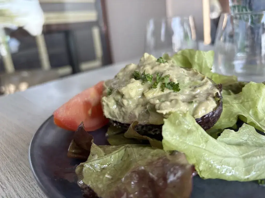 Leo PETITHON_Bar Brasserie des Deux Rives_Rives-en-Seine_review