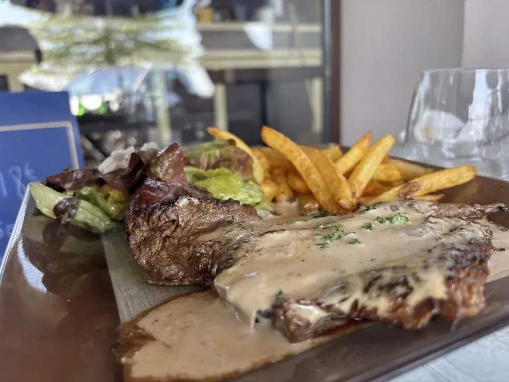 Bar Brasserie des Deux Rives_Rives-en-Seine_slider_image_2