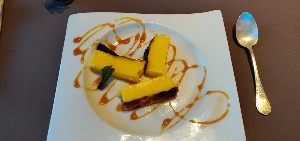 Lloyd van den Ende_Hôtel restaurant Logis Le Normandie_Rives-en-Seine_review