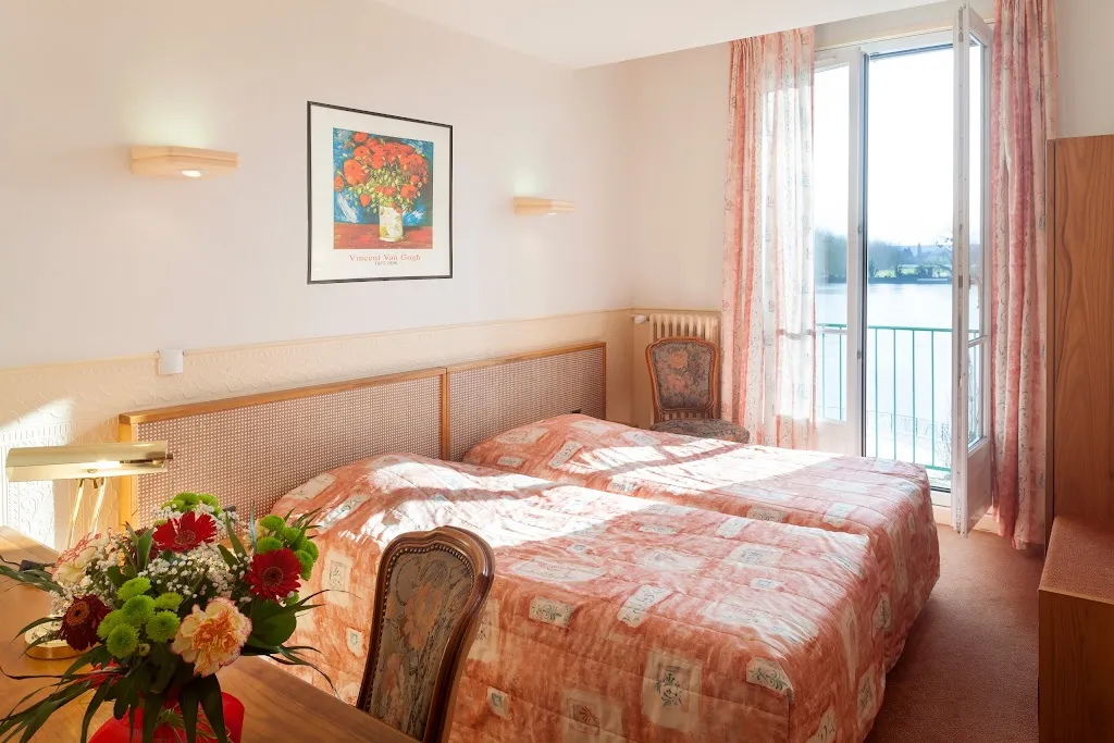 Hôtel restaurant Logis Le Normandie_Rives-en-Seine_slider_image_1