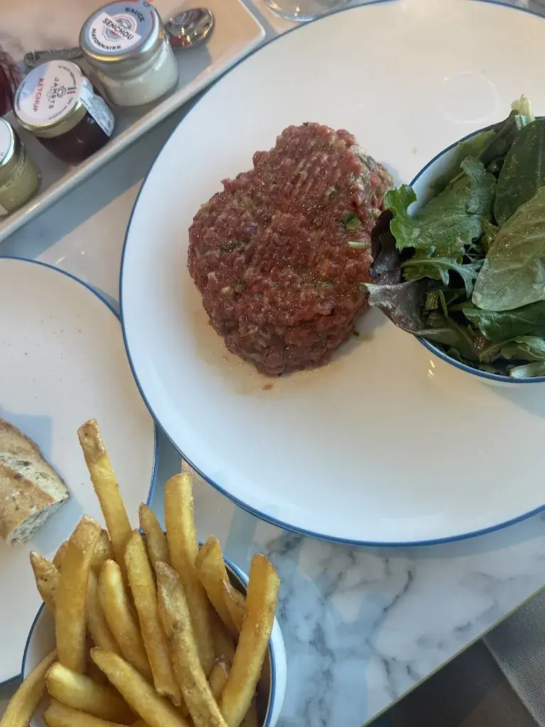 Juliette MAHIEU_Terrasse du Baron_Évian-les-Bains_review