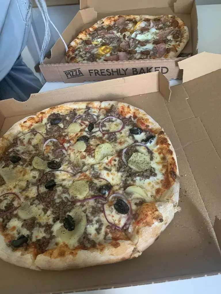 Pizza-yolo_Canteleu_slider_image_2