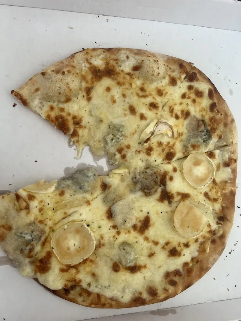 Daphné Legrand_La Piazza au feu de bois_Rouen_review