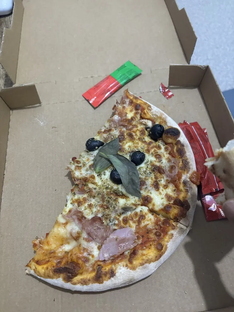 Koubra BAWA_La Piazza au feu de bois_Rouen_review