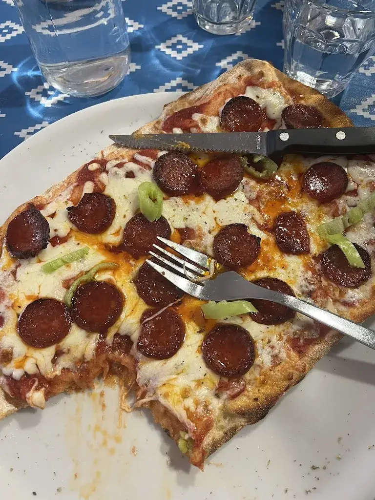 Colby Tomasello_Restaurant Pizzeria Amici_Rouen_review