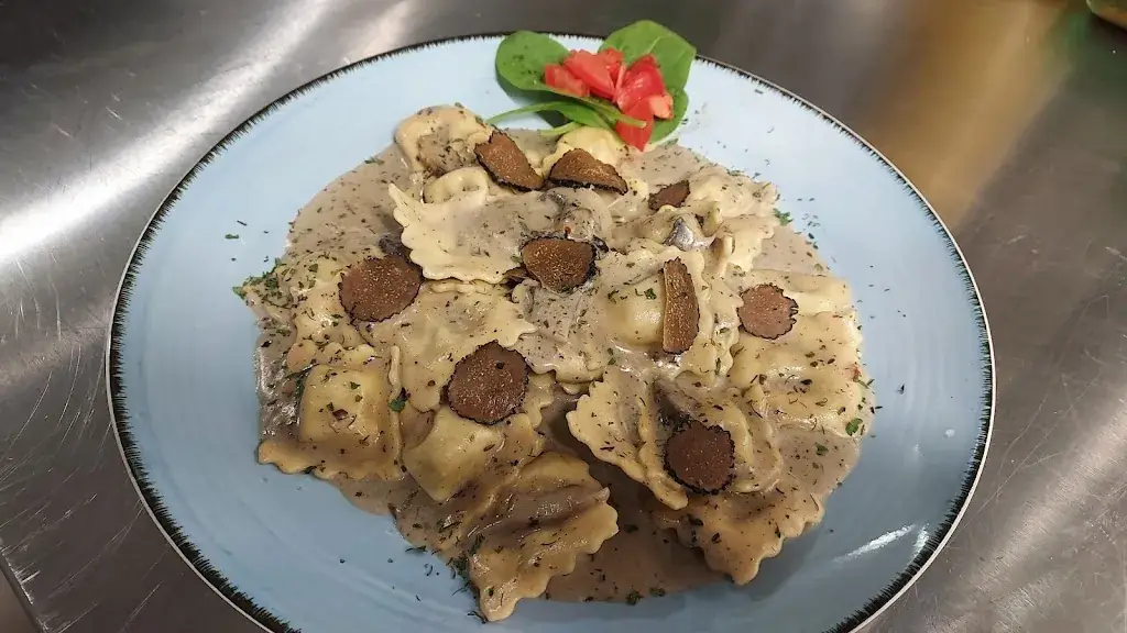 Restaurant Pizzeria Amici_Rouen_slider_image_3