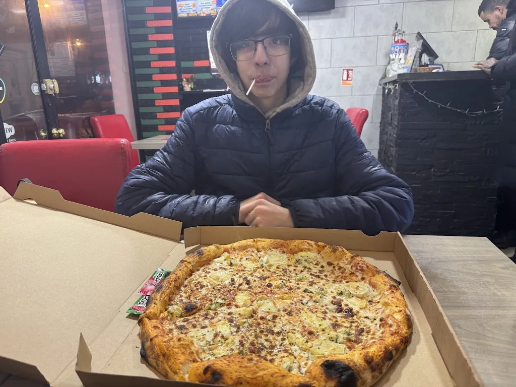 Bob Healey_LA CAPITALE_Évian-les-Bains_review