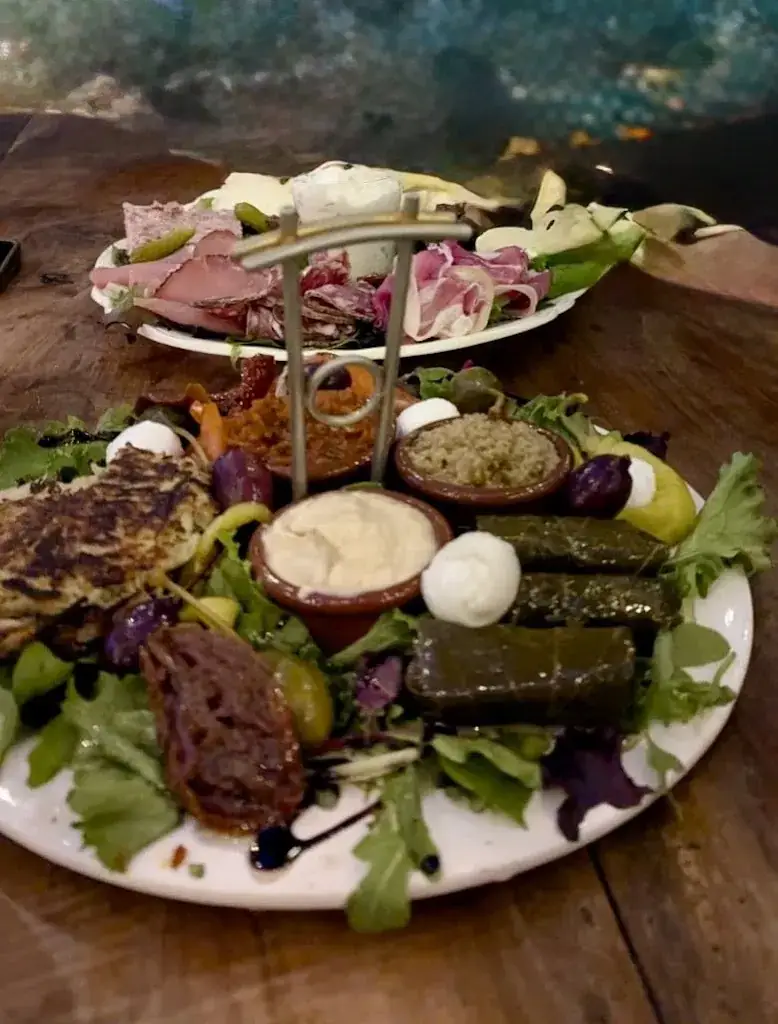 Julie Fernandez_La Palapa - Paillote de sourire et de partage_Anneyron_review