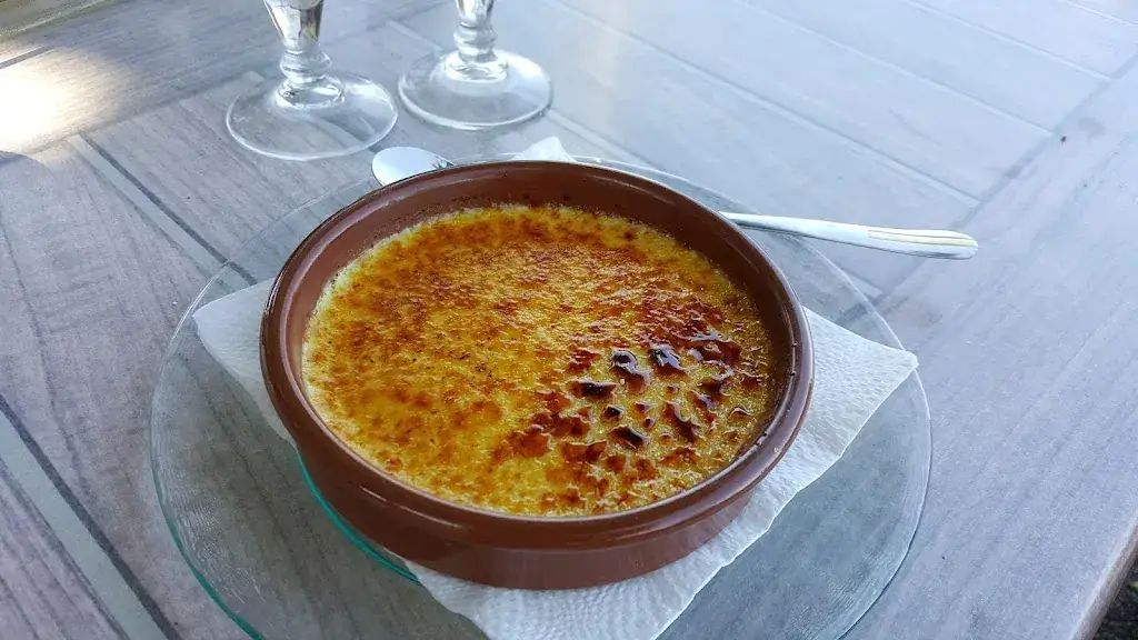 Haifa AlDakhail هيفاء الدخيل_Au Cabestan Sarl_Évian-les-Bains_review