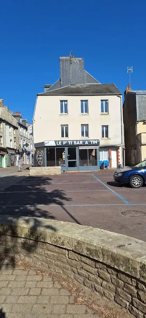 Tomáš Zugy_le p'ti bar a tin_Carentan-les-Marais_review