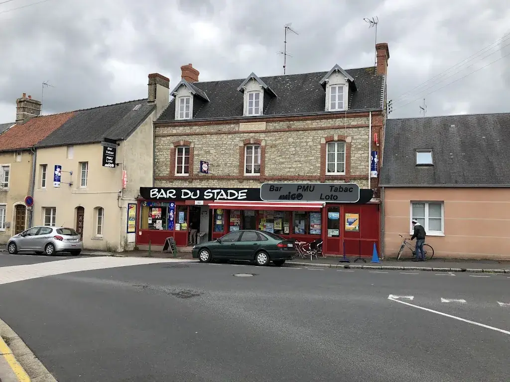 Chris Macfarlane_Café du Stade_Carentan-les-Marais_recensione