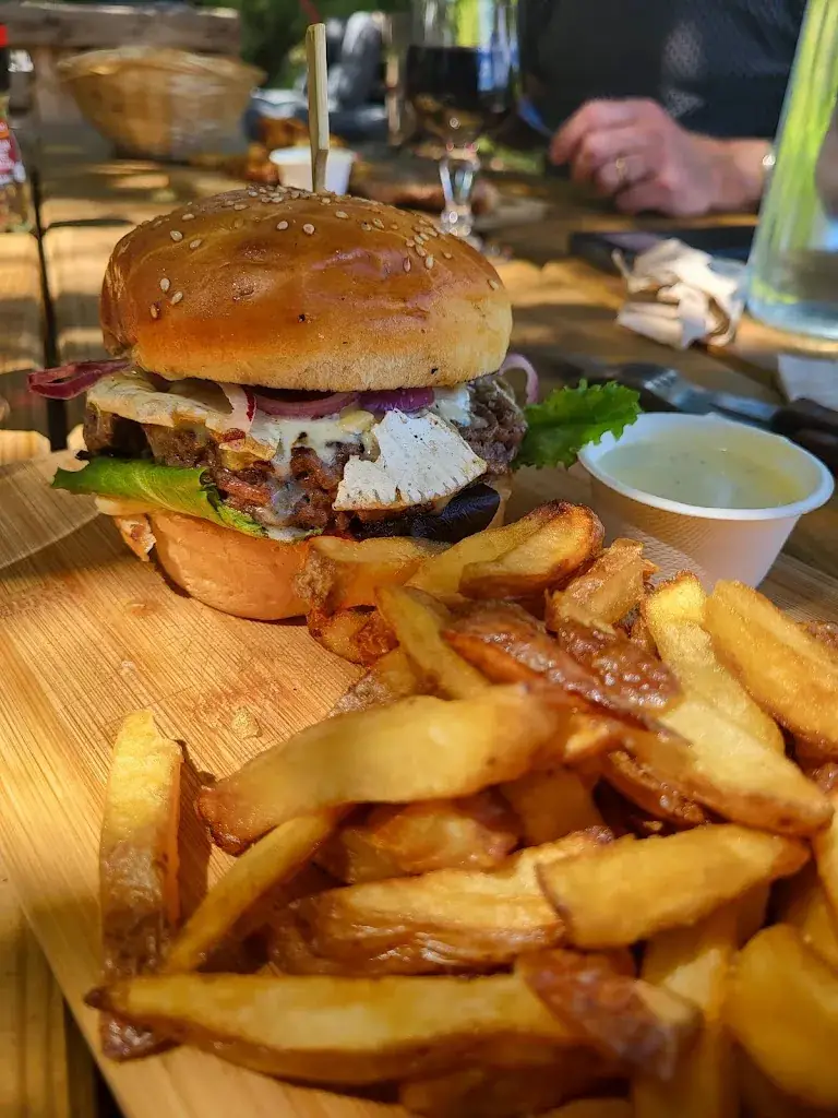 Véron Eloise_River Cruise By fluke and Marais_Carentan-les-Marais_review