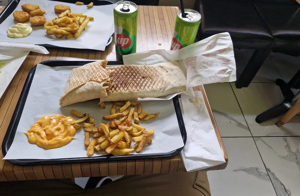 Royal Tacos kébab_Carentan-les-Marais_slider_image_3