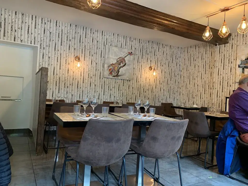 Carroll Lloyd_Relais De La Fourchette_Carentan-les-Marais_review