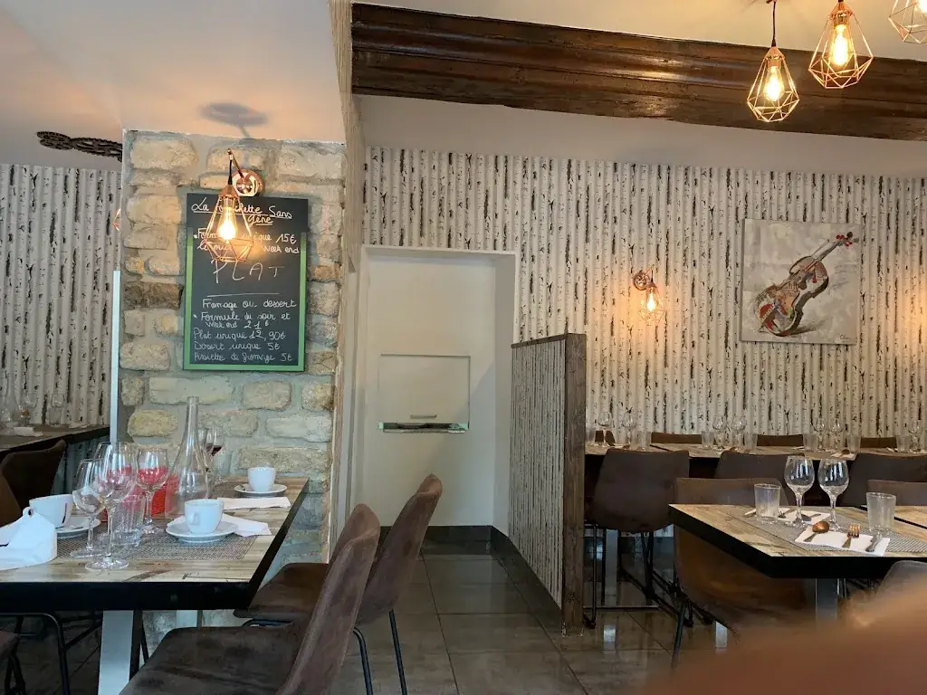 Relais De La Fourchette restaurant in Carentan-les-Marais