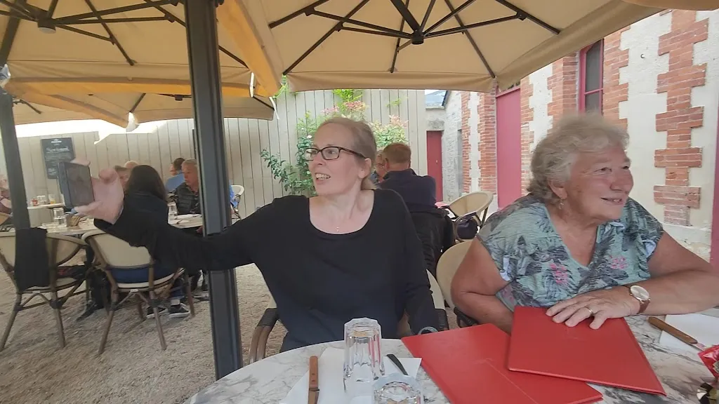 Lloyd Bennett_Les écuries_Sainte-Mère-Église_review