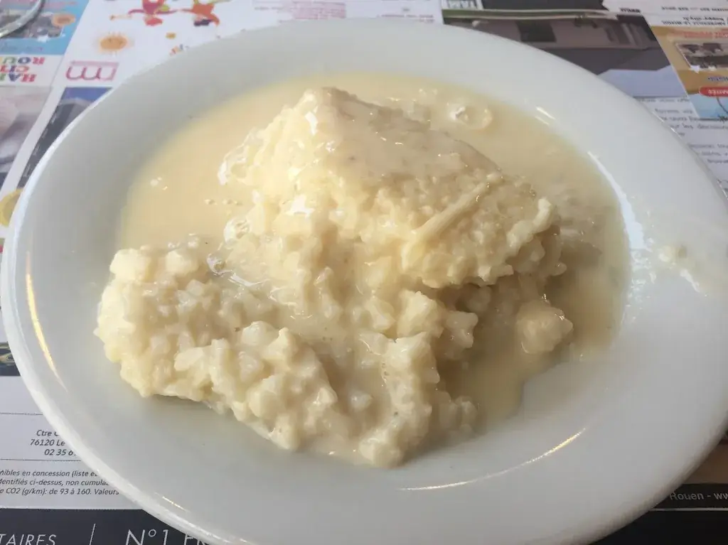 nicola handley_Café de la Poste_Elbeuf_review