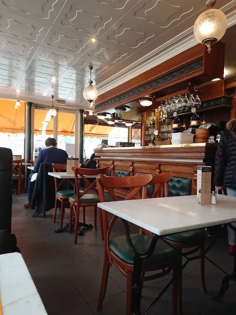 Café de la Poste restaurant in Elbeuf