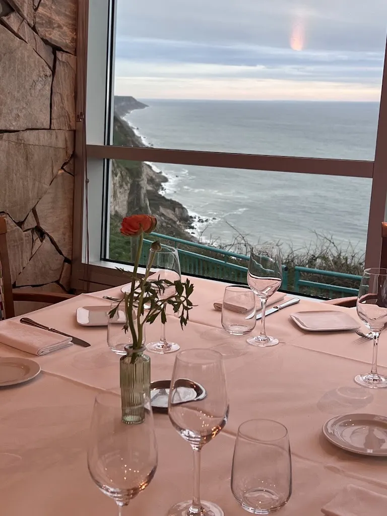 Baiba Bartusevica_Le Belvédère - Restaurant Traditionnel Panoramique_Saint-Jouin-Bruneval_review