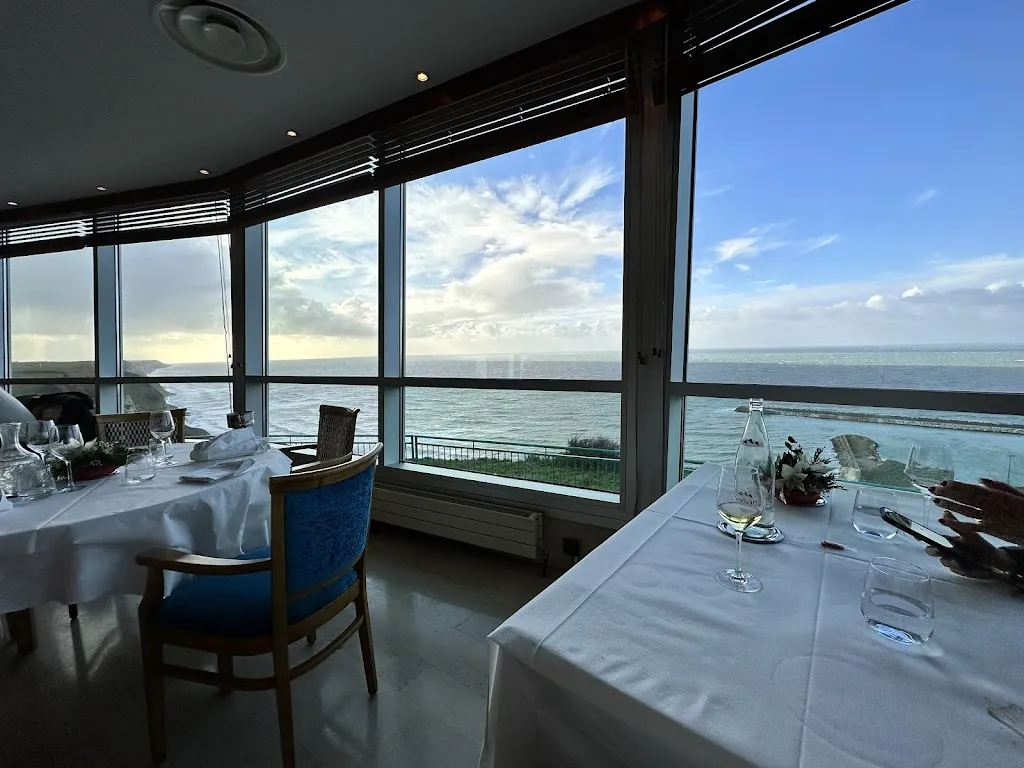 Le Belvédère - Restaurant Traditionnel Panoramique restaurant in Saint-Jouin-Bruneval