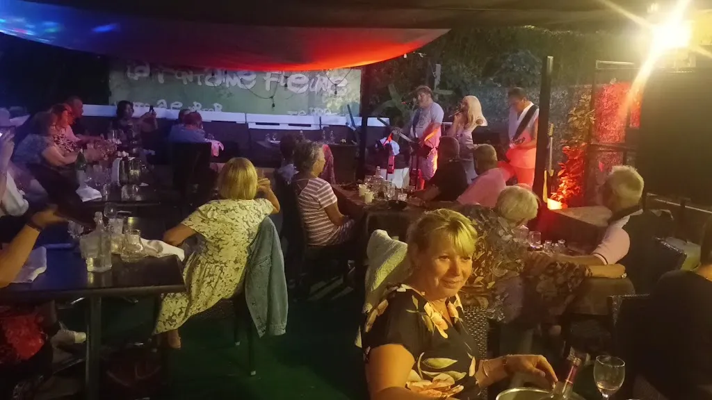 La Fontaine Fleurie_Fontaine-la-Mallet_slider_image_2