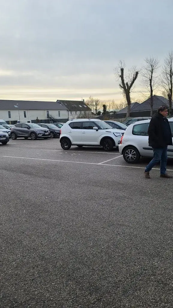 bernard refok_Emmaüs Cauville-sur-Mer / Magasin_Cauville-sur-Mer_review